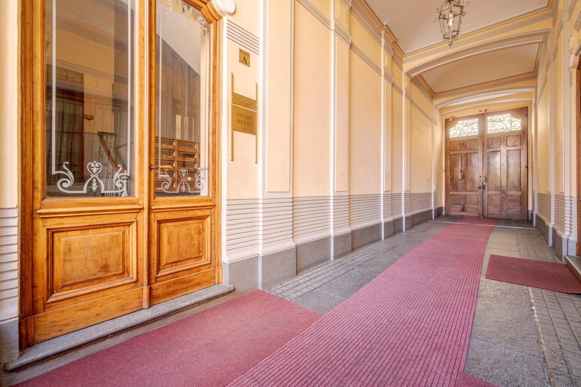 Casa Valeggio Attic Apt Few Steps From Porta Nuova Appartement Turijn Buitenkant foto